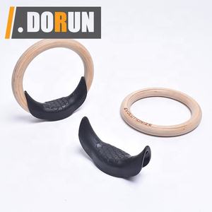 Anneaux de <span class=keywords><strong>gymnastique</strong></span> Anneaux en bois, anneaux de <span class=keywords><strong>gymnastique</strong></span> 1500lbs Boucle à came réglable avec échelle sangle longue de 15 pieds pour la salle de sport à domicile - Product Image 1