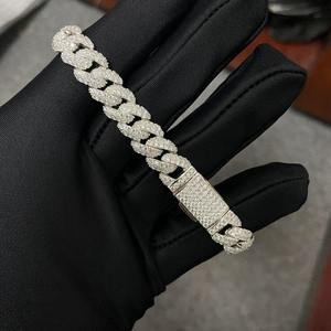 สร้อยข้อมือฮิปฮอปพรีเมียมเงินแท้ 925 ประดับด้วยมอยส์ซาไนต์ทรงกลมเจียระไนแบบบริลเลียนท์ เพื่อเครื่องประดับสตรีทแวร์สุดเท่ - Product Image 6