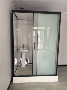 Casa Contenedor Prefabricada con Techo a Dos Aguas y Certificación CE, con Terraza Exterior y Balcón para Jardín, Oficina, Camping o Cabaña - Product Image 2