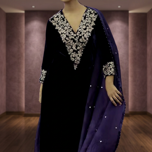 Ensemble long kurta et palazzo en velours bleu marine avec broderie Dabka et pierres perlées - Product Image 5