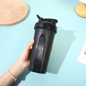 600ml Eco-Friendly Handheld <b>Shaker</b> Cup with Custom Logo Plastic Fitness Sports Gym Minimalist Unisex Water <b>Bottle</b> Carabiner Lid - Product Image 4