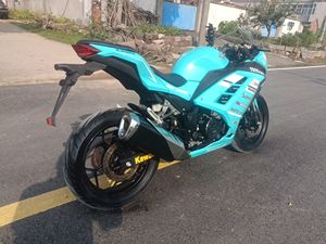 Motocicleta Usada de Gasolina Junior de 200cc, Motor Deportivo de 200 Pulgadas Cúbicas, Potente Rendimiento para Paseos Emocionantes Motor sin Escobillas E - Product Image 2