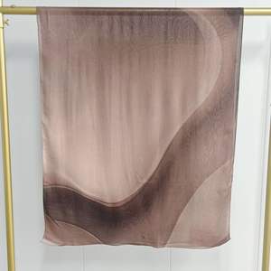 ผ้าคลุมฮิญาบพิมพ์ลายสีน้ำแบบยืดได้สี่ทิศทาง น้ำหนักเบา ระบายอากาศได้ดี นุ่มสบาย กันลม รุ่นโมดอล 40 ขายดี - Product Image 4