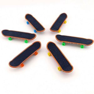Jouets anti-stress : Mini skateboards à doigts en plastique, skateboards à doigts pour enfants, ensemble populaire - Product Image 6