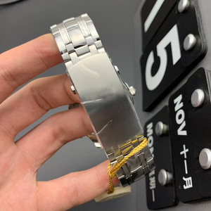 Reloj Mecánico para Hombre con Esfera Naranja de Cuatro Puntos, 3 BAR, Cristal de Zafiro y Correa de Acero Inoxidable con Detalles Naranjas - Product Image 6