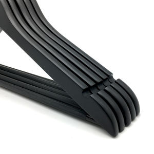 Perchas de madera de lujo con logotipo a precio competitivo, fabricante mayorista de perchas de madera para adultos - Product Image 5