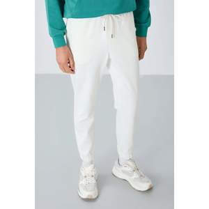 Pantalones Deportivos de Corte Estándar para Hombre con Superficie Texturizada en Color Blanco Hueso - 82156 - Ecru - Product Image 3