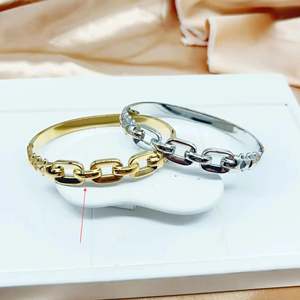 X-A965-E035G สร้อยข้อมือแฟชั่นแบบโซ่และแบบเชื่อมต่อ - Product Image 1