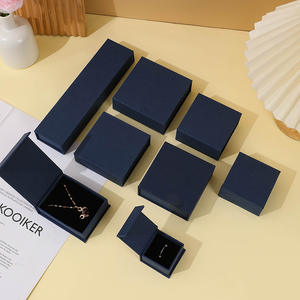 Scatola Porta Gioielli Moderna in Plastica con Chiusura Magnetica per Anelli, Collane, Bracciali, Orecchini - Scatola Regalo Personalizzabile con Logo - Product Image 1