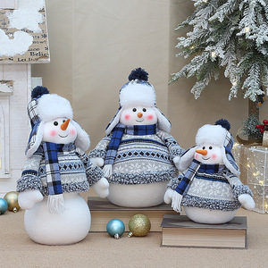 Ensemble de poupées bonhommes de neige avec chapeau et écharpe à carreaux bleus, décorations de Noël, ornements de bureau pour salon, figurines de fêtes - Product Image 2