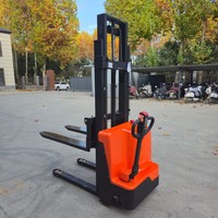 Chariot élévateur transpalette électrique automatique autoporté réglable de 1,5 tonne avec fourches et hauteur de levage de 3 mètres en stock