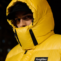 Fabricant OEM, veste d'hiver courte et épaisse en duvet pour homme, style streetwear personnalisé, veste bomber brillante en duvet pour homme