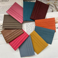 Tempat Kartu Bisnis Kulit Asli Wanita Pria Tipis 7 Slot Fashion Tanpa Penutup Logo Debossed Dompet Kartu Kredit Kartu Bank