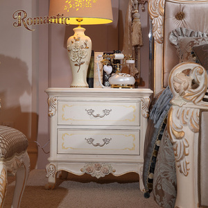 Juego de Muebles de Dormitorio de Lujo Estilo Palacio Europeo con Cama de Madera Maciza Tallada a Mano y Cabecera Tapizada para Interiores de Villa - Product Image 3