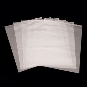 Sacs en polyéthylène personnalisés mats dépolis transparents avec fermeture éclair pour vêtements et t-shirts, avec votre propre logo de marque - Product Image 1