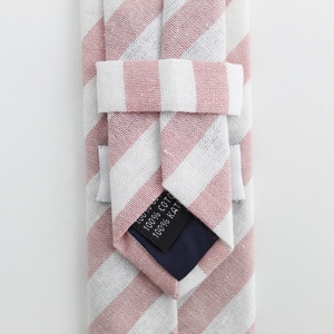 เนคไทสำเร็จรูปสำหรับนักเรียน ขายส่ง สีขาว สายรัดแน่น ปลอดภัย สีชมพูอ่อน ลายทาง ผ้าฝ้าย สำหรับเด็กชายและเด็กหญิง ระดับประถม - Product Image 6