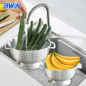 מסננת אלומיניום רב תכליתית 8QT למטבח עם בסיס ווים ידידותיים לסביבה - Product Image 4