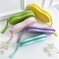 Étui de rangement personnalisé en silicone pour lunettes de soleil, pochette de protection pour lunettes avec blocs de couleur et cordon