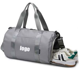 Sac de sport multifonctionnel de voyage grande capacité, couleur unie, simple, pour le fitness, avec séparation sec/humide, logo imprimé, pour le yoga - Product Image 1
