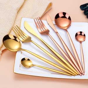 Ensemble de <span class=keywords><strong>couverts</strong></span> en acier inoxydable <span class=keywords><strong>24</strong></span> pièces doré, ensemble de <span class=keywords><strong>couverts</strong></span> de luxe portugais pour mariage, ensemble de <span class=keywords><strong>couverts</strong></span> noirs avec boîte cadeau <span class=keywords><strong>24</strong></span> pièces - Product Image 5