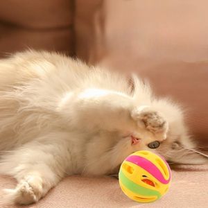 Palline a traliccio giocattolo per gatti all'ingrosso con campana Jingle Bulk Pet giocattoli a campana in plastica di colore assortito - Product Image 6