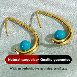 Boucles d'oreilles clous géométriques classiques en argent sterling plaqué or 18 carats avec perles rondes en turquoise artificielle et gouttes de 6 mm+, pour femme - Product Image 3