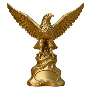Sculpture en résine Aigle royal - Statue d'inspiration vintage, symbole d'<span class=keywords><strong>ambition</strong></span> et <span class=keywords><strong>de</strong></span> réussite pour <span class=keywords><strong>les</strong></span> bibliothèques et <span class=keywords><strong>les</strong></span> bureaux <span class=keywords><strong>de</strong></span> direction - Product Image 1