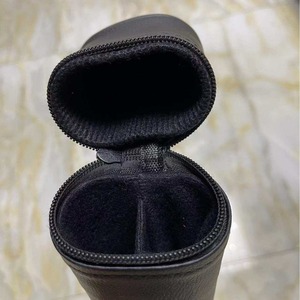 Estuche portátil a prueba de golpes para tacos de billar y snooker, de poliuretano negro, de 8 1/2 pulgadas. - Product Image 1