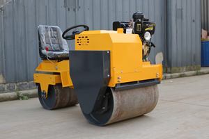 גלגלת רטט להחלפת מהירות ללא שלבים לפרויקטים של בנייה של מדרכות, גלגלת כביש הידראולית בעלת הנעה כפולה עם תוף כפול - Product Image 2