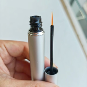 Nuevo Sérum para Pestañas con Aceite de Ricino Vegano Herbal, en Botella con Características Nutritivas y de Crecimiento, Sin Logotipo - Product Image 4