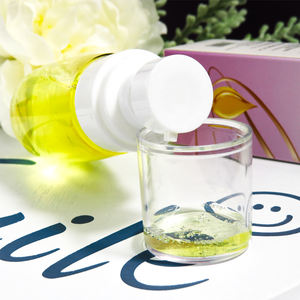 Coreano Omy Della Signora <span class=keywords><strong>Anti</strong></span> <span class=keywords><strong>Caduta</strong></span> Dei <span class=keywords><strong>Capelli</strong></span> Ripristinare I <span class=keywords><strong>Capelli</strong></span> Ginseng Olio Olio per I <span class=keywords><strong>Capelli</strong></span> Neri - Product Image 3