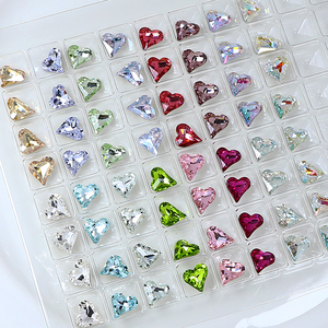 Cuentas de diamantes de imitación de cristal 3D de calidad de lujo de Dongzhou, piedra de lujo de cristal en forma de corazón para joyería de uñas, accesorios al por mayor DIY - Product Image 1
