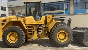 Cargadora de Ruedas Volvo L105H con Retroexcavadora Delantera y Trasera, Motor Cummins de 9 Toneladas, Bomba Hidráulica MOOG, Equipo de Construcción de Uso Pesado - Product Image 6