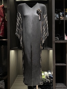 High-end Plus-size Casual Dress Pleated Dragon Fish <strong>Scale</strong> Design Solid Color V-neck Batwing Sleeve Loose Elegant For Autumn - Product Image 3