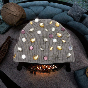 Gorro Unisex Ajustable KD con Rayas, Adornos de Cristal Acrílico, Tejido de Punto Acanalado, Tejido Común - Personalizado OEM/ODM - Product Image 3