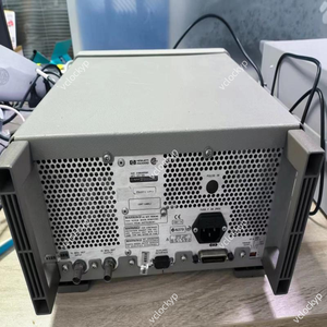 KEYSIGHT HP Agilent 8648C <b>Signal</b> <b>Generator</b> Frequency 9 KHz- 3.2 GHz WITH 1E5 1E2 - Product Image 2