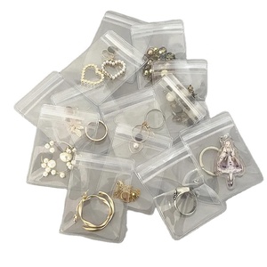 Sac zip-lock en PVC imprimé de logo personnalisé avec gravure étanche à l'humidité pour l'emballage de bijoux chaussures et chaussettes cosmétiques - Product Image 1
