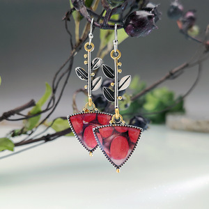 Orecchini Pendenti a Triangolo con Accenti in Pietra Colorata, Stile Vintage, Accessori di Moda per Donne - Product Image 3