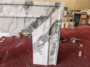 Cornice <span class=keywords><strong>per</strong></span> <span class=keywords><strong>Caminetto</strong></span> a <span class=keywords><strong>Carbone</strong></span> in Marmo Bianco Arabescato Levigato, Design Contemporaneo Personalizzato <span class=keywords><strong>per</strong></span> Appartamenti e Ville - Product Image 6