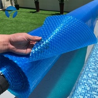 Couverture de piscine solaire en plastique dur de 600 microns Couverture de piscine économe en énergie avec fonctions de protection solaire