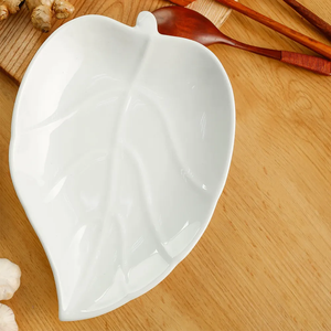 Assiettes décoratives en forme de feuille en céramique OEM-Vaisselle de qualité supérieure pour hôtels et restaurants - Product Image 6