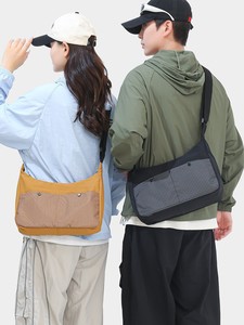 กระเป๋าออกกำลังกายไนลอนแบบ unisex สำหรับกีฬา ฟิตเนส แยกส่วนเปียกและแห้ง สะพายข้าง กระเป๋าเดินทาง กระเป๋าเป้สะพายหลัง ผ้าเดนิมสำหรับกีฬา - Product Image 5