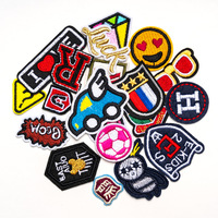 Autocollant brodé pour ordinateur, petit format, en tissu rayonne polyester, motif bouclier, mini icône lettre, broderie football, pour vêtements