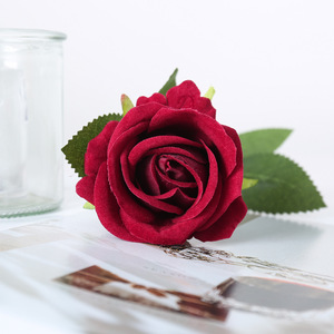 Ramo de Rosas Artificiales de Plástico para el Día de San Valentín, Decoración para el Hogar, Rosas de Tela con Alambre de Plástico para Sala de Estar y Mesa de Comedor - Product Image 4