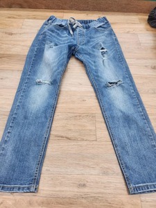 กางเกงยีนส์ผู้หญิง เสื้อผ้ามือสองคุณภาพพรีเมียม เสื้อผ้ามือสองเกาหลี พรีเมียม หลายขนาด กางเกงยีนส์มือสอง เสื้อผ้ามือสองเกาหลี - Product Image 1