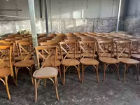 Chaise à dossier croisé en résine d'aspect bois durable pour adulte de restauration de style ferme classique pour les événements de banquet