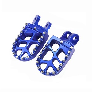 Reposapiés de Aleación de Aluminio Mecanizados por CNC con Logotipo Personalizado para Kawasaki KLX250 y Honda 250/400/600R - Product Image 1