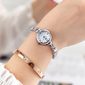Marca de moda, edición coreana, reloj de pulsera, banda de acero para mujer, banda fina, reloj de moda de cuarzo electrónico para mujer - Product Image 5