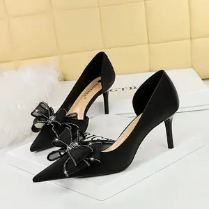 Chaussures Femme Hot Sale Rhinestone Lace Bowknot Buckle Shoes Side Hollow Out Large Size High Heel Pumps For Ladies Party Shoes