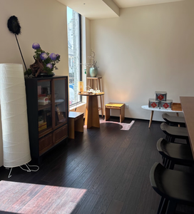 Ensemble table et chaises <span class=keywords><strong>de</strong></span> salle à manger en bois massif nordique, <span class=keywords><strong>comptoir</strong></span> <span class=keywords><strong>de</strong></span> bar créatif, chaise <span class=keywords><strong>de</strong></span> réception, table basse, tabouret <span class=keywords><strong>de</strong></span> bar à domicile, tabouret <span class=keywords><strong>de</strong></span> salle à manger <span class=keywords><strong>de</strong></span> cuisine - Product Image 2